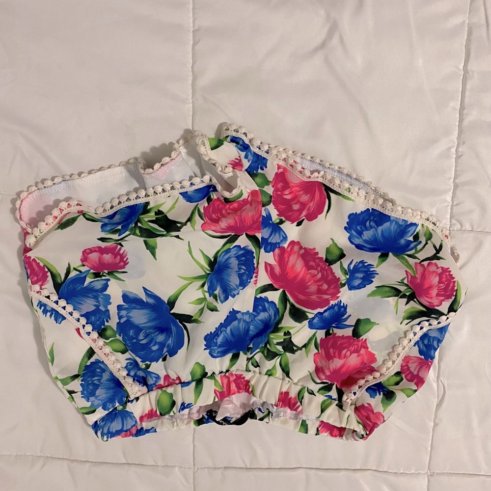 Cute flowered shorts.